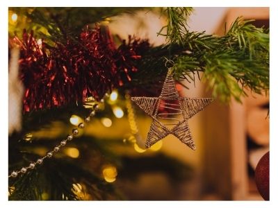 decorar el árbol como cosas que hacer esta navidad en gijón